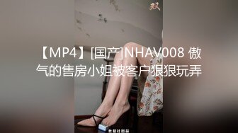 胆大包天坑神溜进国内某写字间进厕跟拍职业培训机构年轻美眉方便还偸拍瑜伽会所更衣间妹子换衣