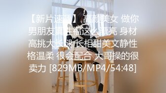 居家小少妇真骚，露脸伺候大哥舔鸡巴舔蛋蛋，舔大哥耳朵好痒，激情上位还要舔大哥乳头，让大哥爆草干到射