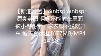 把女朋友肏到爽，最后把子孙射在套套里面