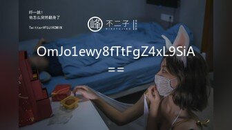 與人3P要求給媽媽打電話各種和媽媽撒謊[